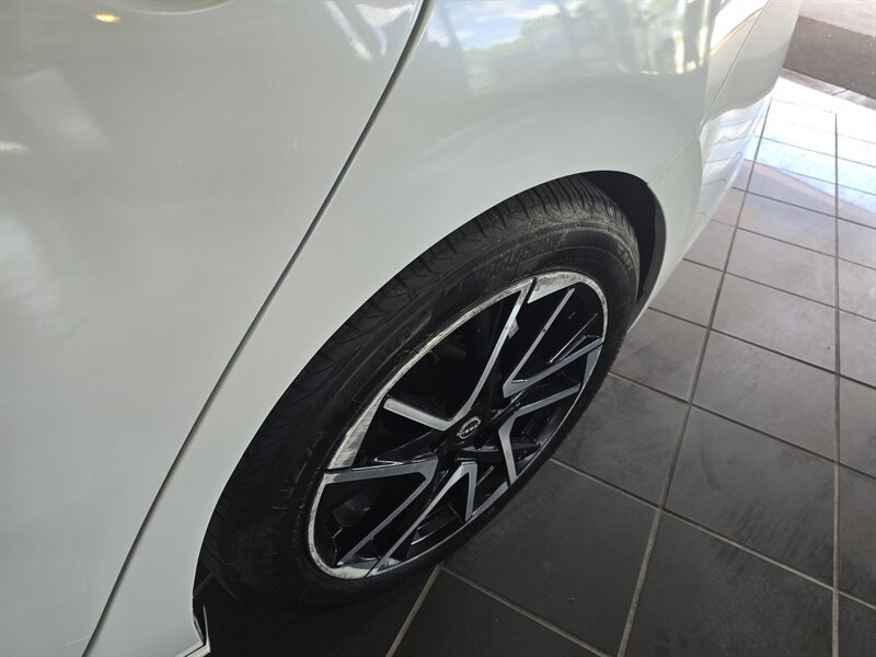 Used 2025 Nissan Sentra SR FWD image 28