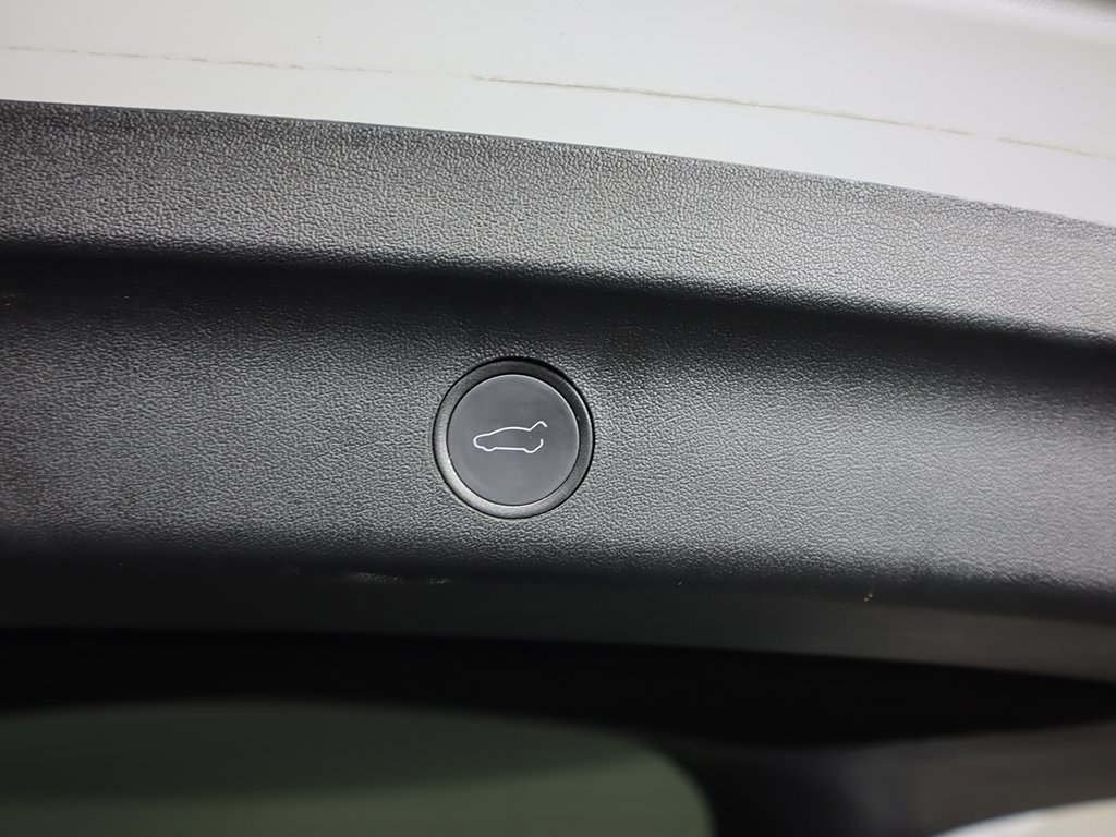 Used 2021 Tesla Model Y Long Range image 21