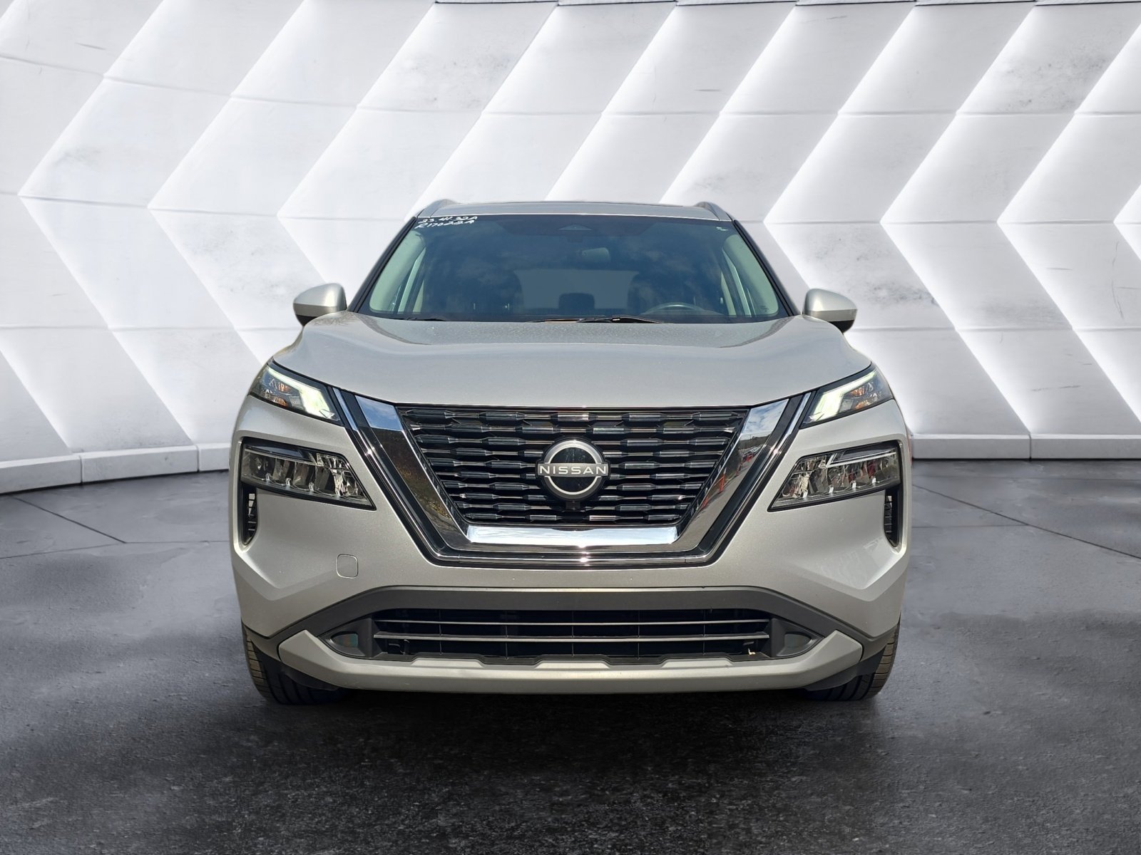 Used 2023 Nissan Rogue SV w/ SV Premium B Package image 8