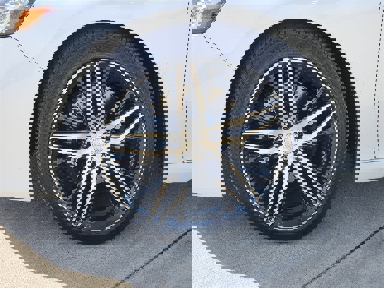 Used 2021 Honda Accord Touring image 11