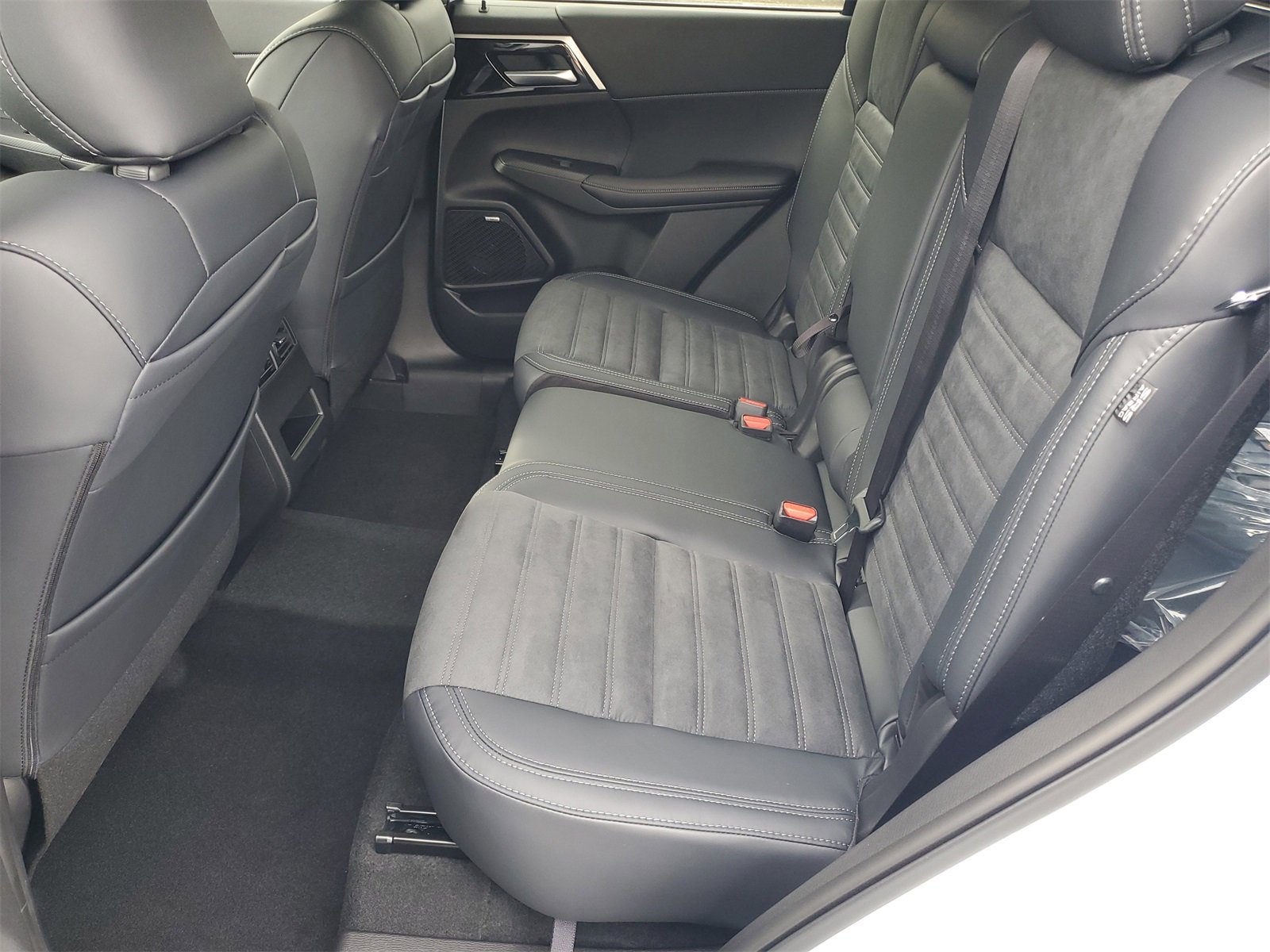 New 2026 Mitsubishi Outlander SE image 20