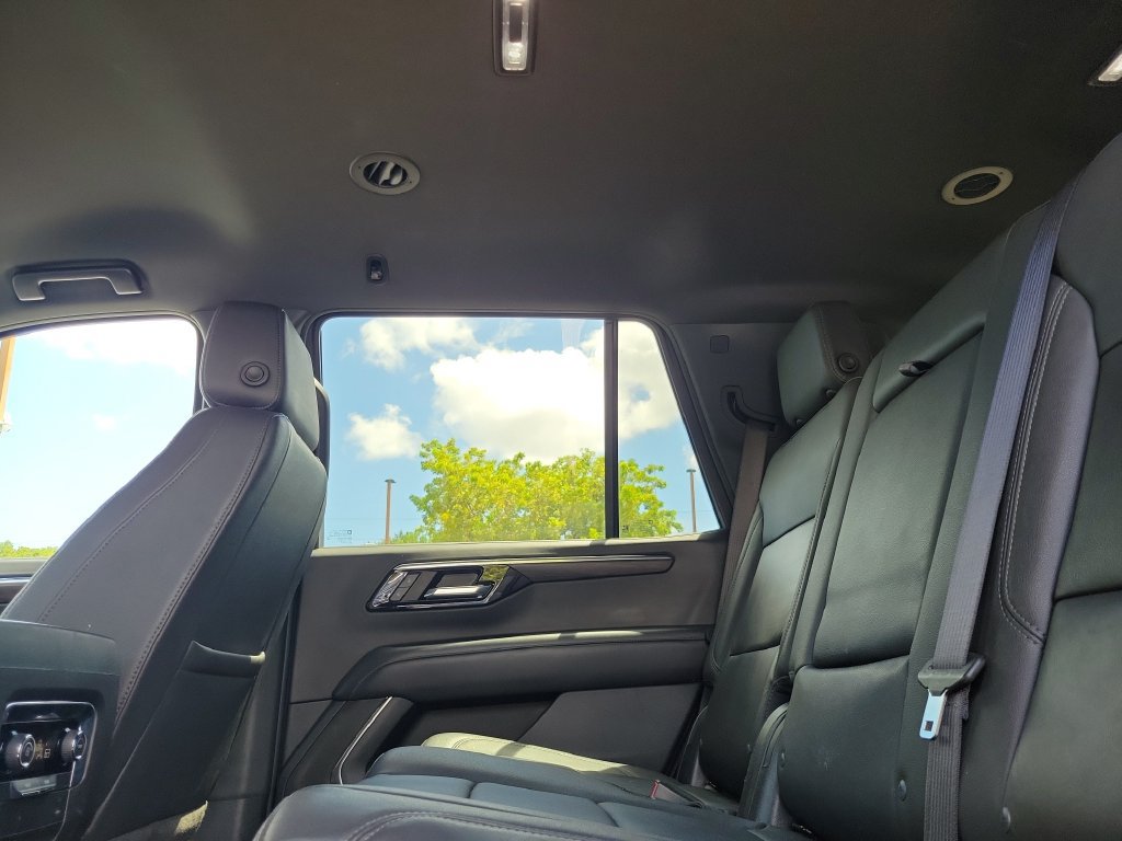 Used 2025 Chevrolet Tahoe LT RWD image 17