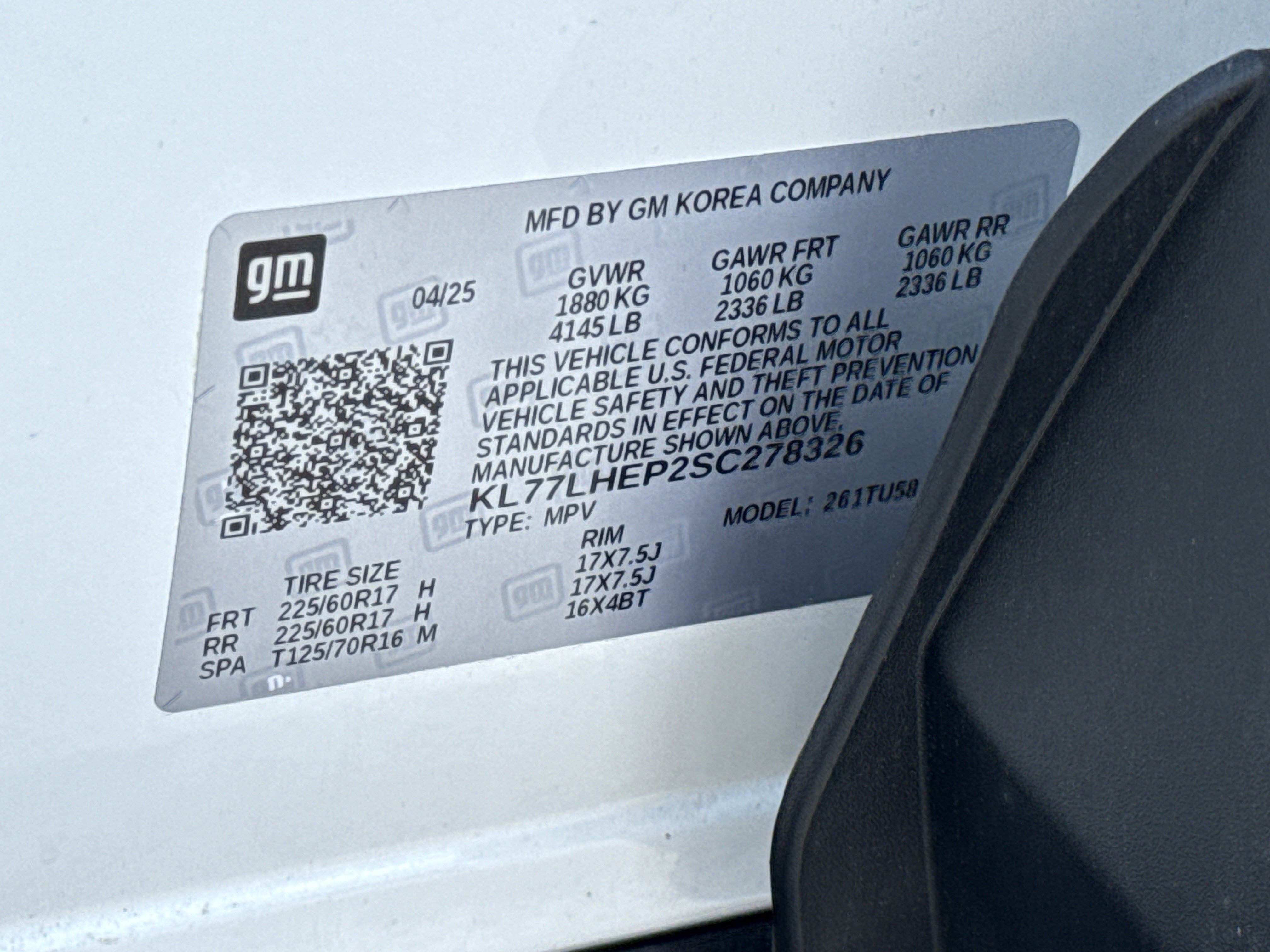 Used 2025 Chevrolet Trax LT FWD image 33