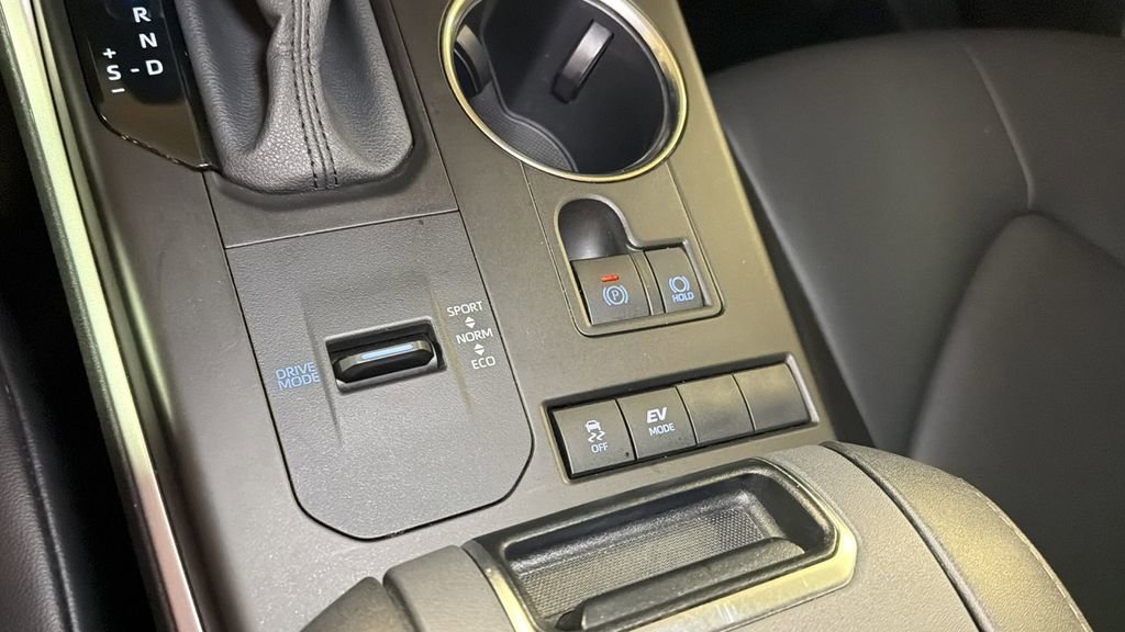 Used 2021 Toyota Highlander XLE image 28