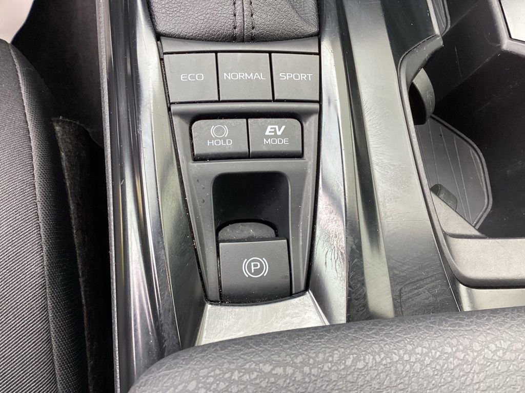 Used 2025 Toyota Camry LE image 26