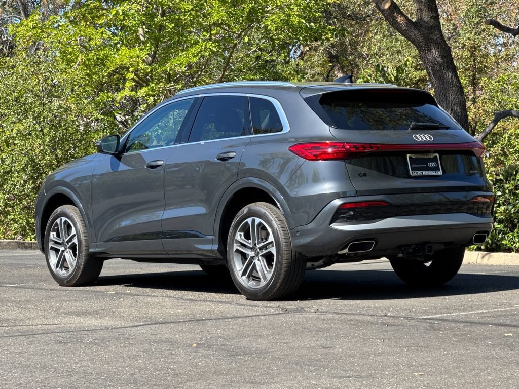 Certified 2025 Audi Q5 Premium AWD/4WD image 9