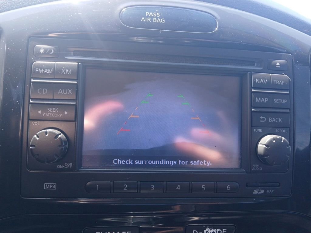 Used 2011 Nissan Juke SL image 30