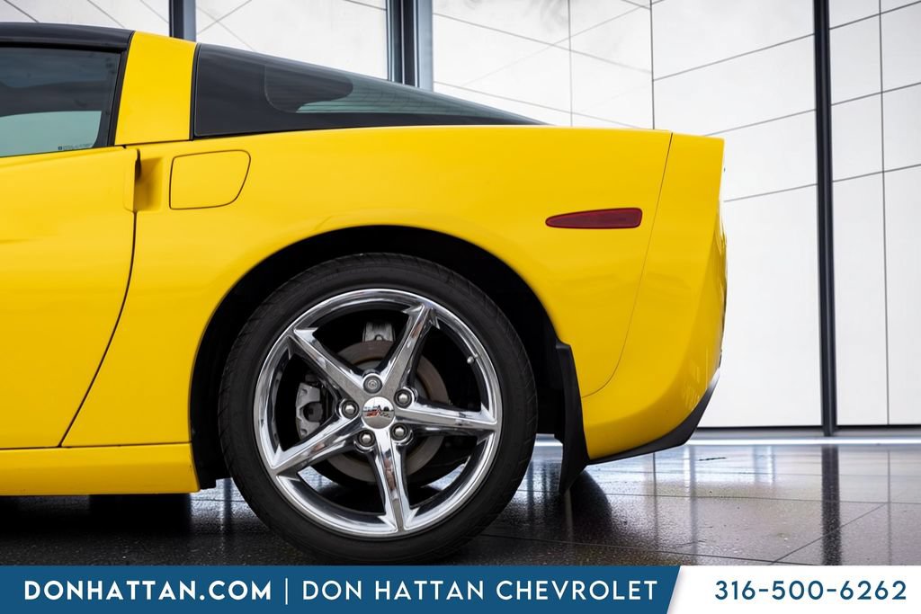 Used 2012 Chevrolet Corvette Coupe w/ 2LT Preferred Equipment Group RWD image 28