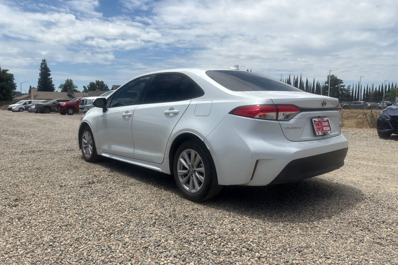 Used 2023 Toyota Corolla LE w/ LE Convenience Package FWD image 7