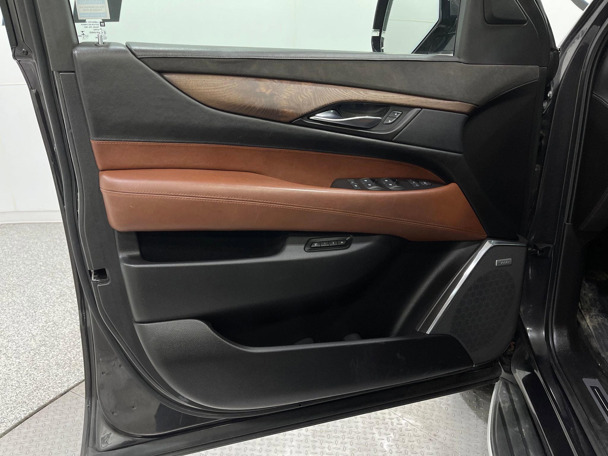 Used 2016 Cadillac Escalade ESV Luxury image 15