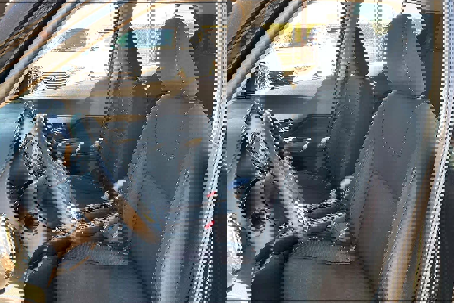 Used 2024 Nissan Kicks SV image 8