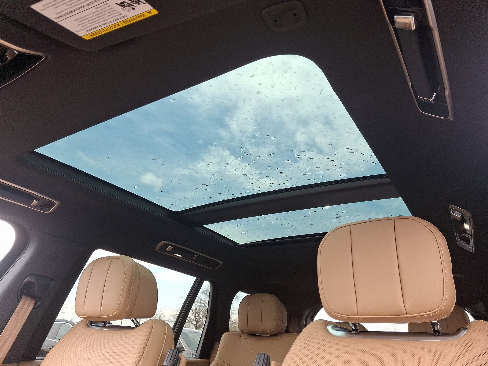 New 2025 Land Rover Range Rover Long Wheelbase SE image 12