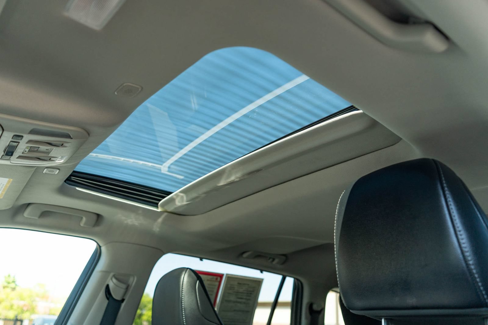 Certified 2025 Toyota Highlander Limited FWD image 28