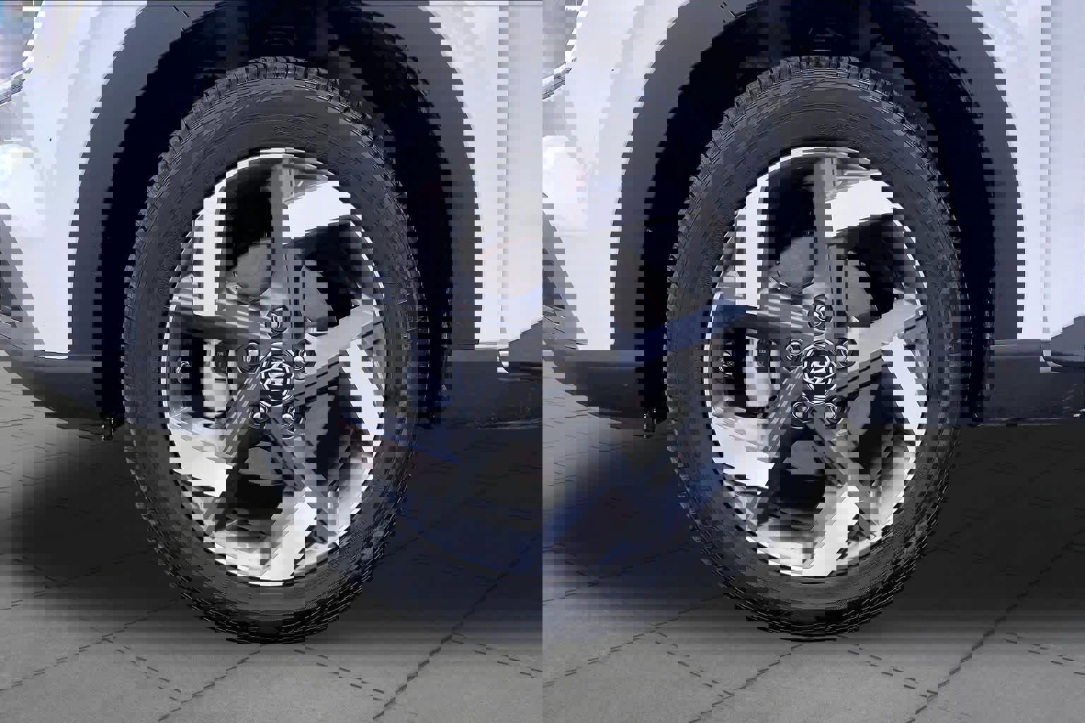 Used 2025 Hyundai Venue SEL FWD image 11