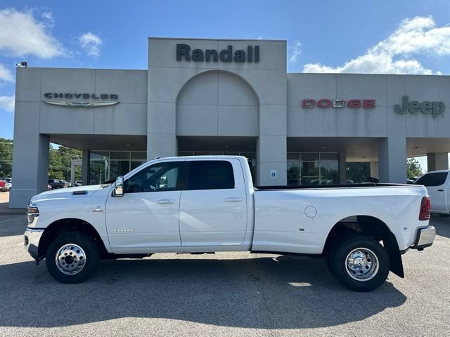 New 2026 RAM 3500 Laramie AWD/4WD image 8