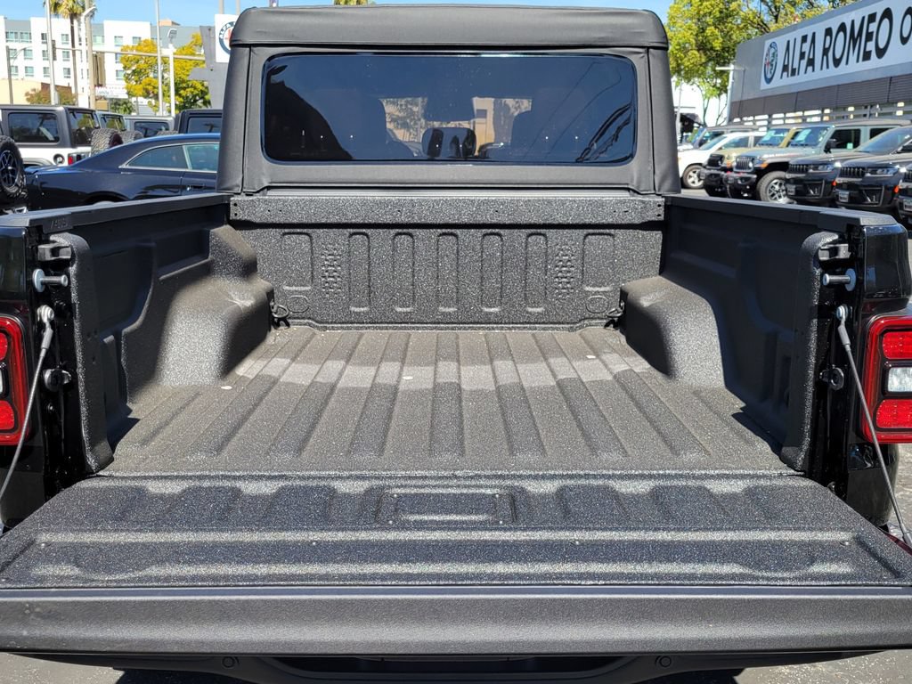 New 2026 Jeep Gladiator Rubicon w/ Safety Group AWD/4WD image 19