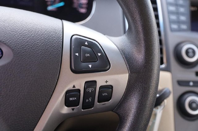 Used 2018 Ford Taurus SE FWD image 12