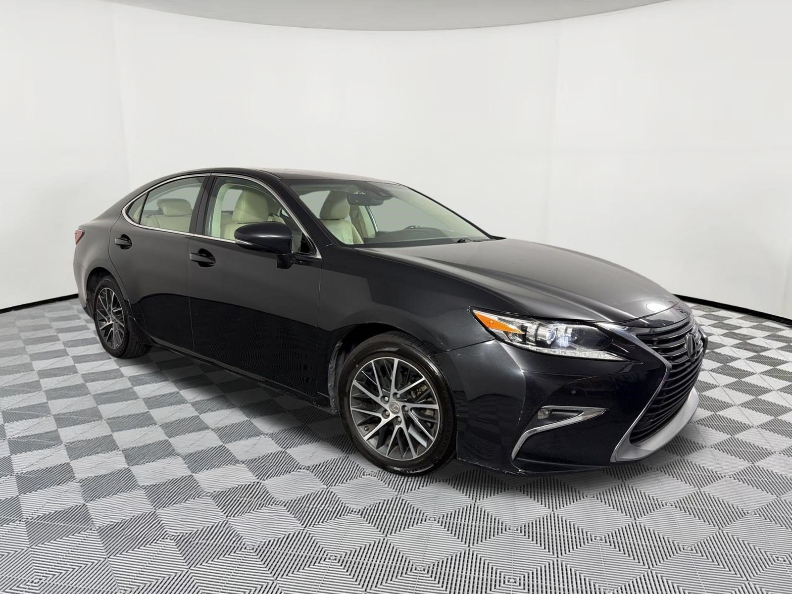 Used 2016 Lexus ES 350 w/ Luxury Package w/Wood Trim FWD image 7