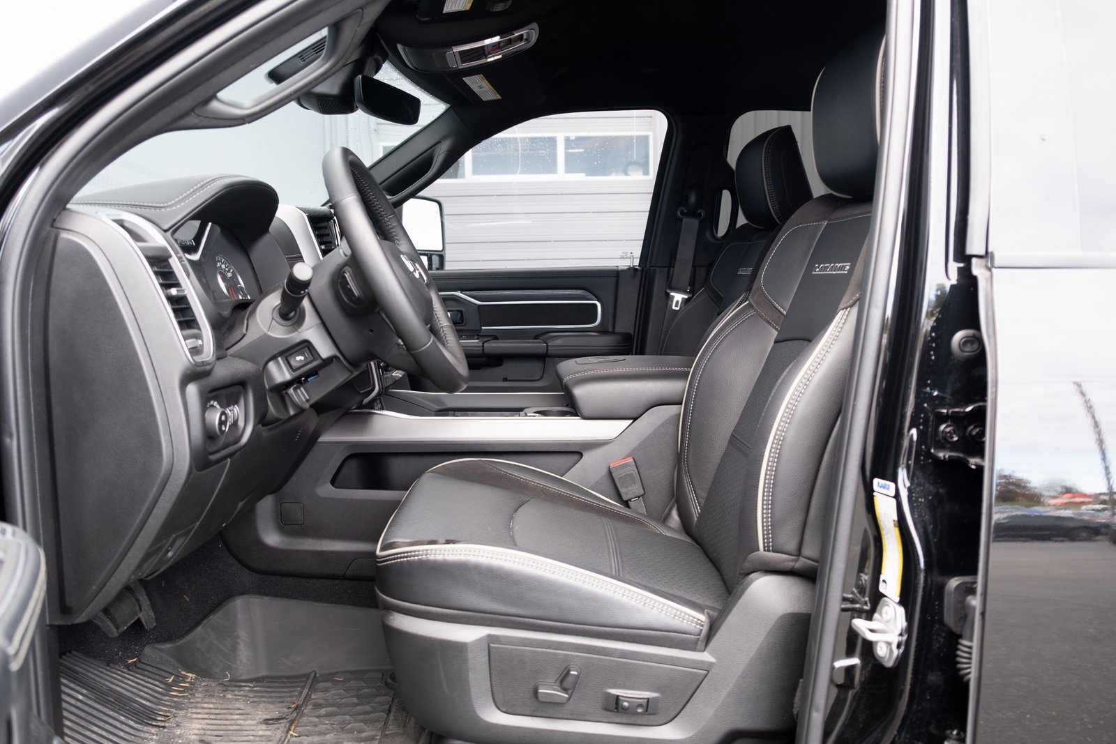 Used 2024 RAM 2500 Laramie w/ Night Edition image 12