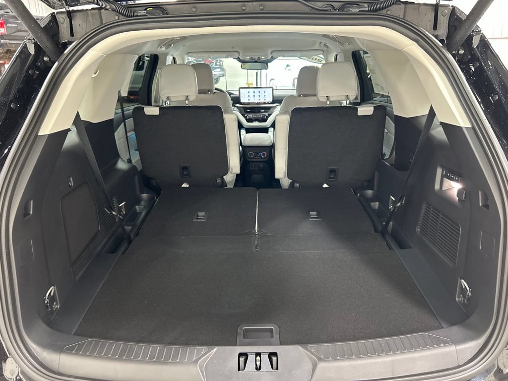 New 2026 Ford Explorer Platinum w/ LUX Leather Package AWD/4WD image 35