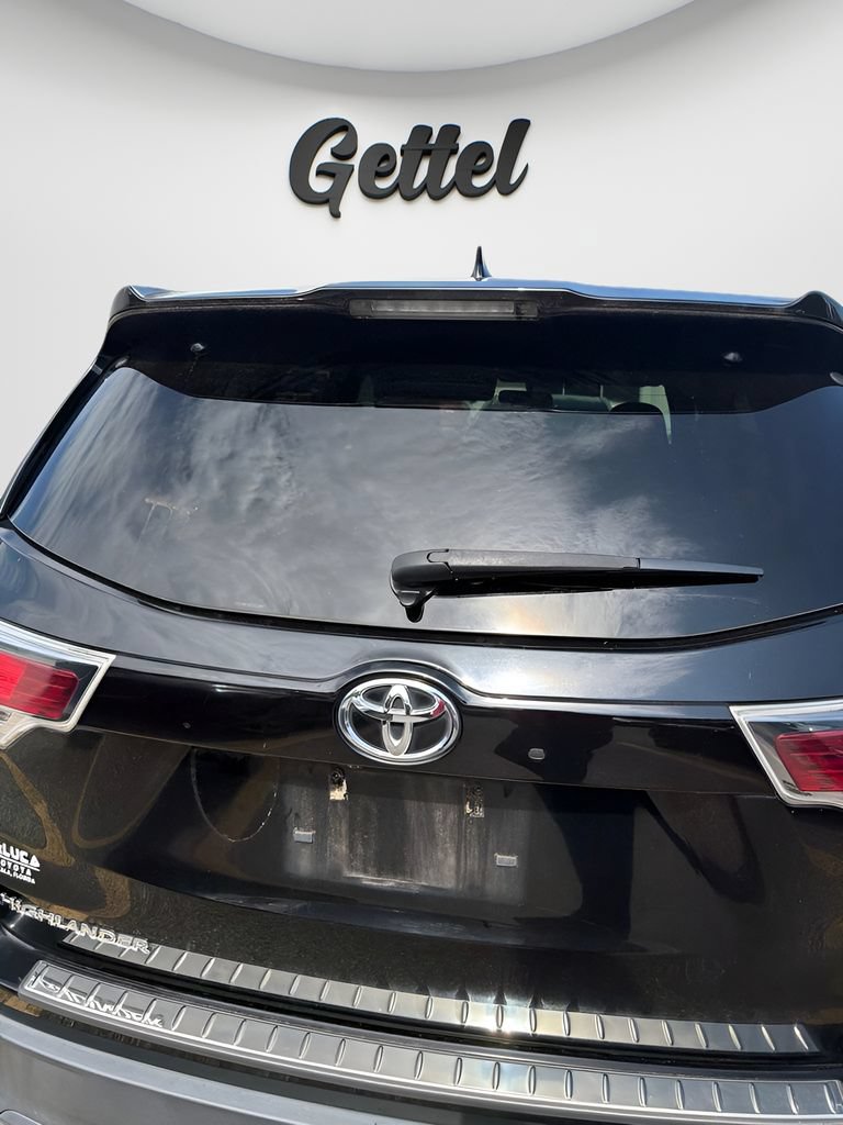 Used 2016 Toyota Highlander Plus FWD image 8