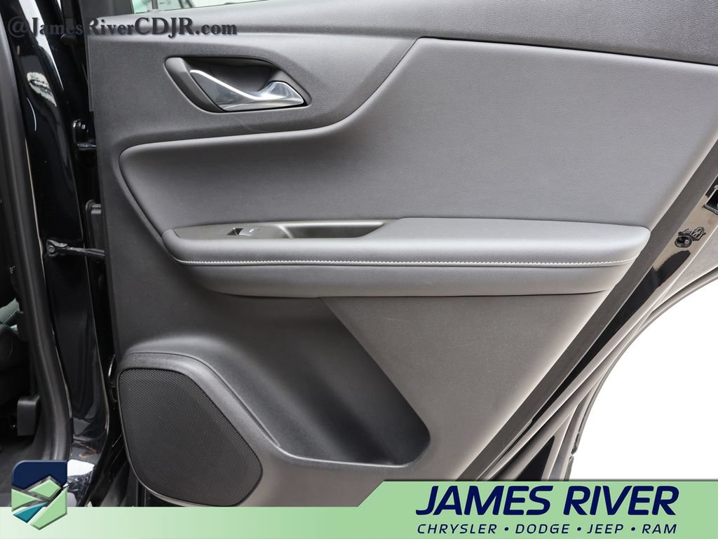 Used 2025 Chevrolet Blazer LT AWD/4WD image 11