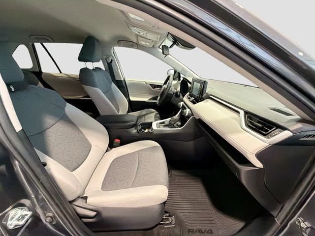 Used 2021 Toyota RAV4 XLE image 24
