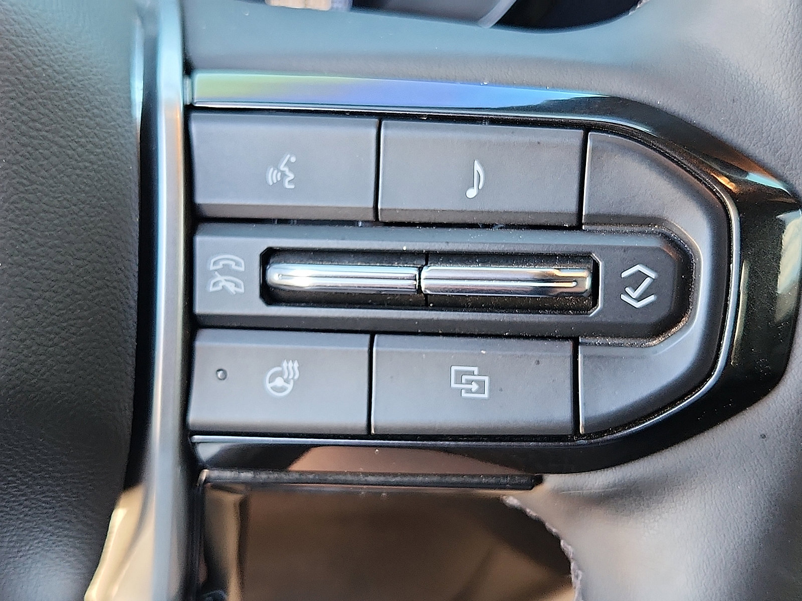 Used 2024 Chevrolet Colorado ZR2 w/ ZR2 Bison Edition image 17