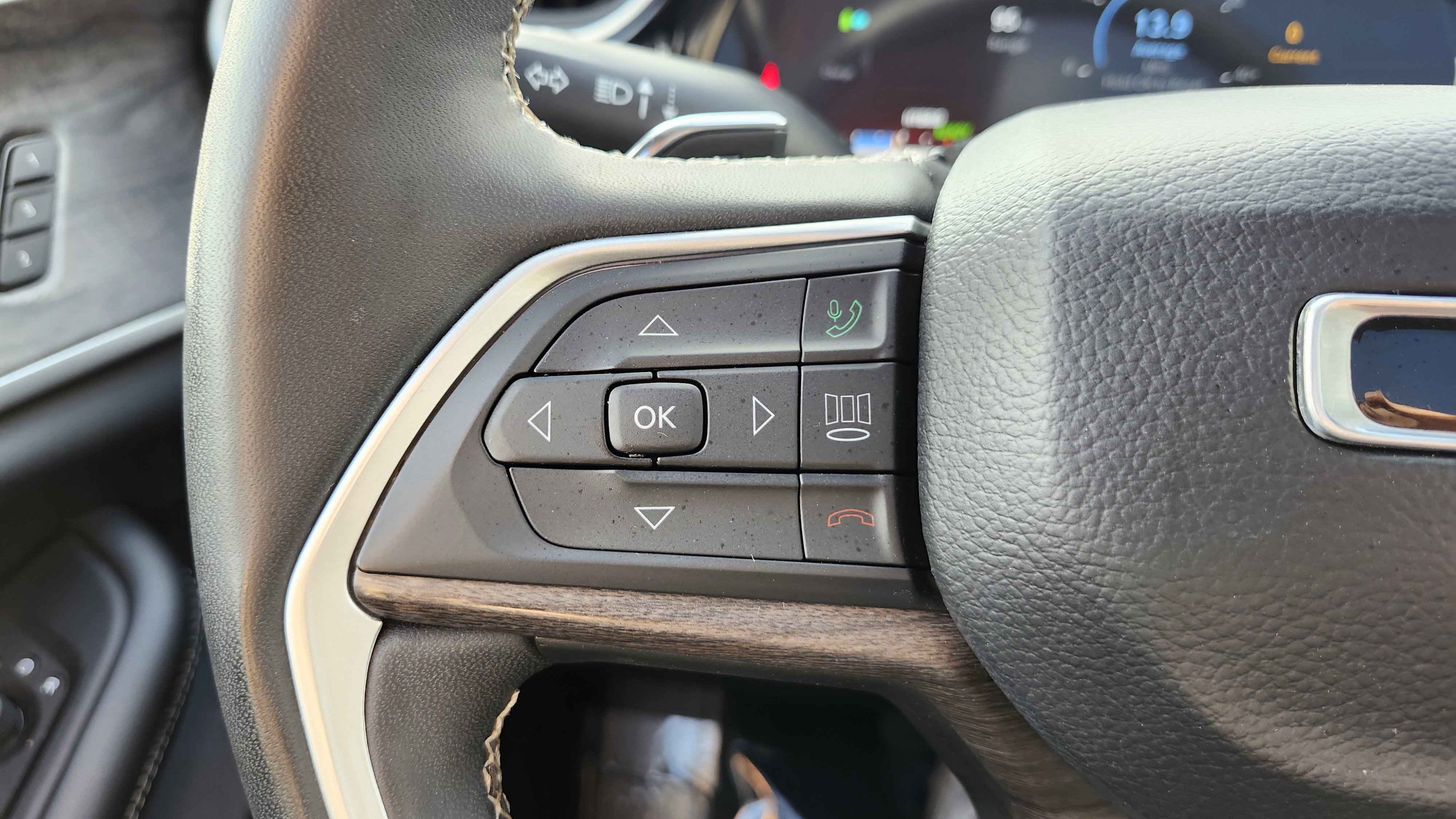 Used 2023 Jeep Grand Cherokee 4WD 4xe image 38