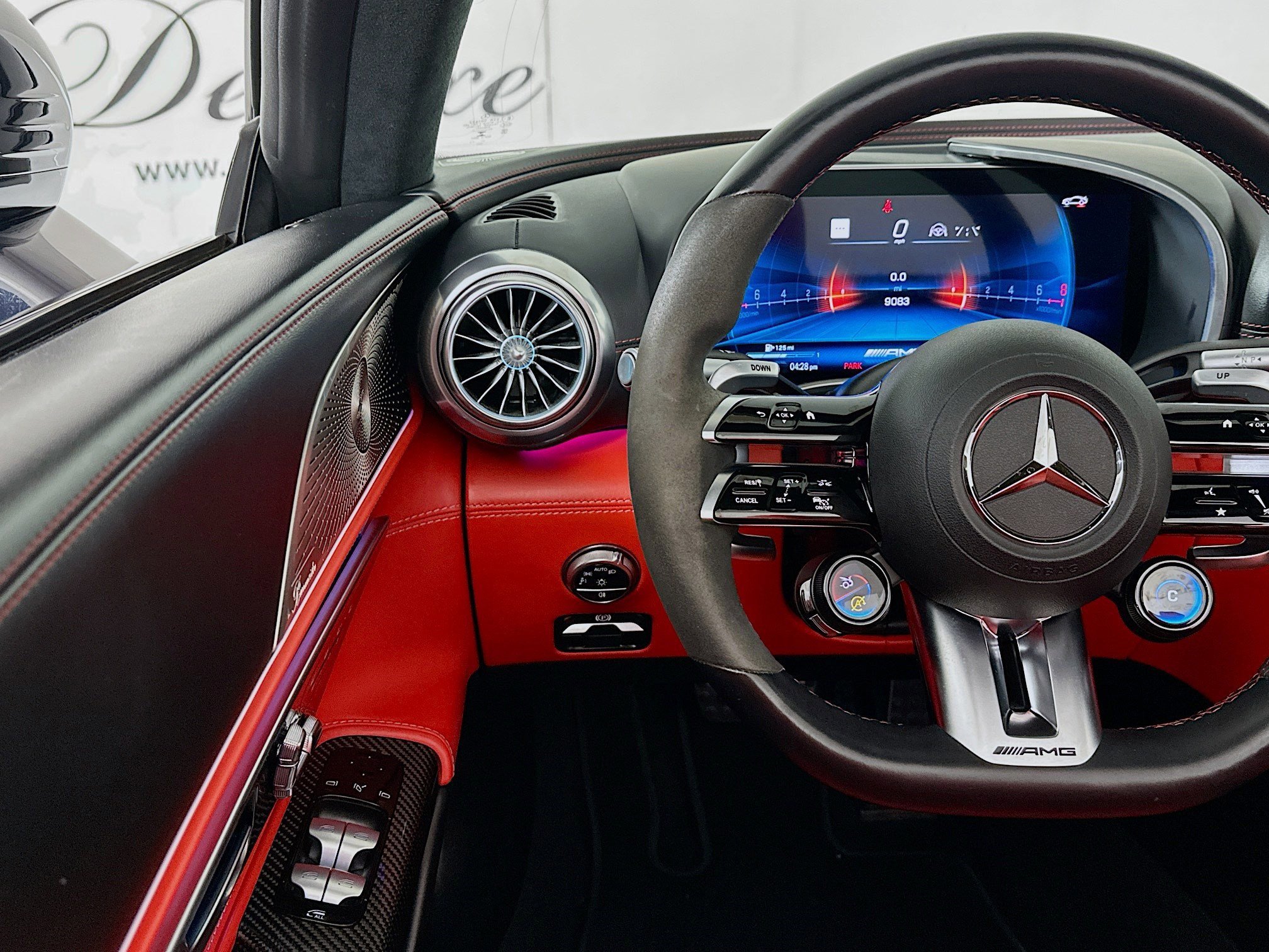 Used 2022 Mercedes-Benz SL 55 AMG 4MATIC w/ Driver Assistance Package image 10