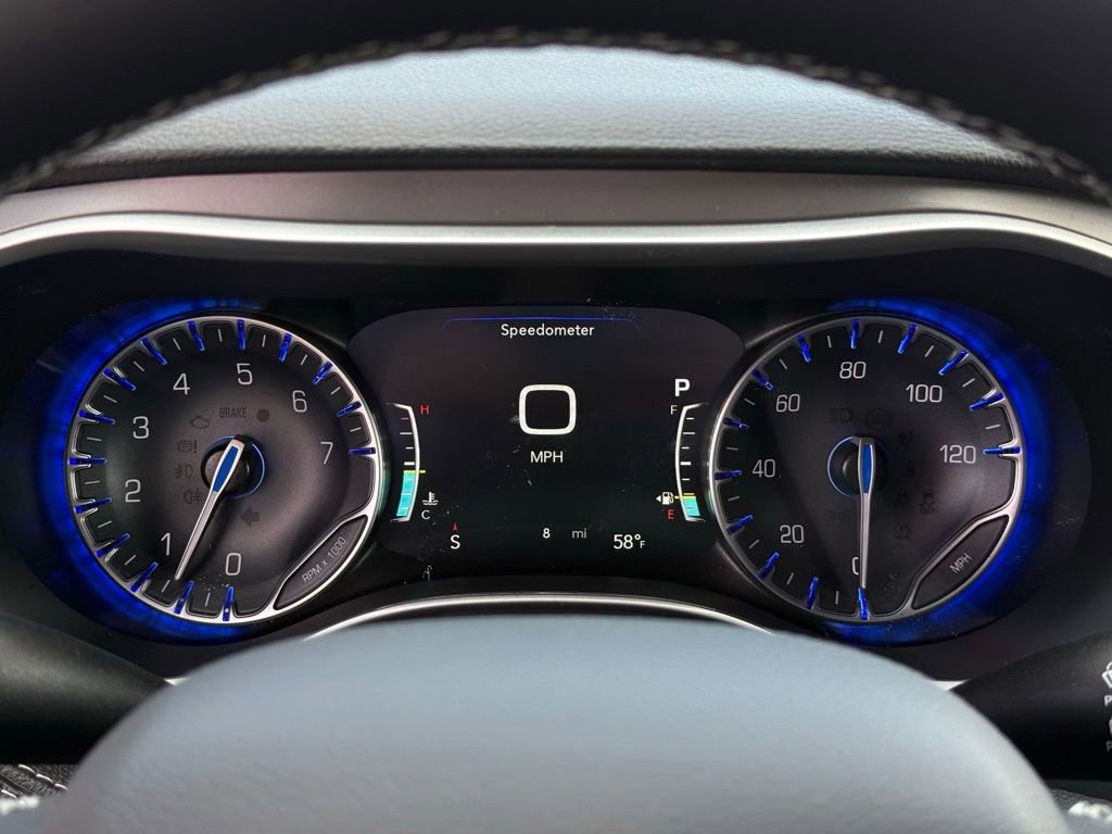 New 2027 Chrysler Pacifica Limited FWD image 9