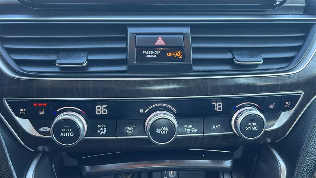 Used 2018 Honda Accord Touring image 25