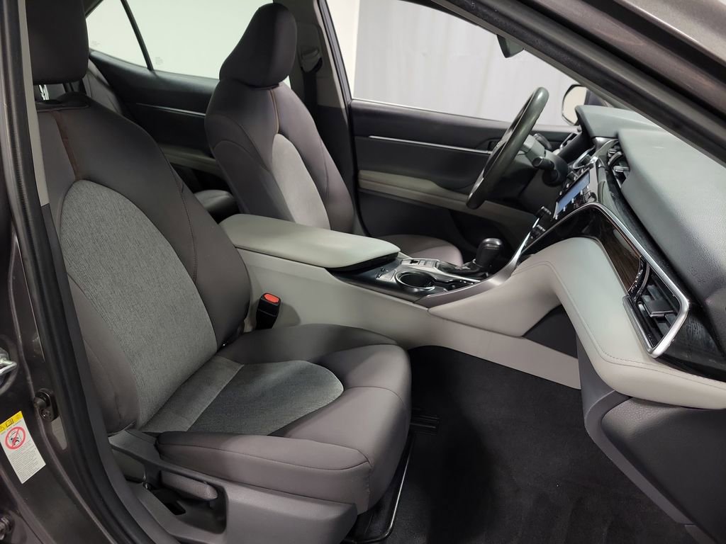 Used 2018 Toyota Camry LE FWD image 26