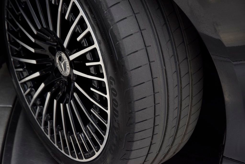 Certified 2023 Mercedes-Benz EQS 580 4MATIC Sedan image 31