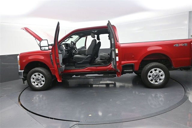 Used 2024 Ford F250 XLT w/ Camper Package image 38