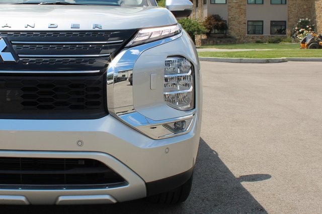 Used 2022 Mitsubishi Outlander SE image 45