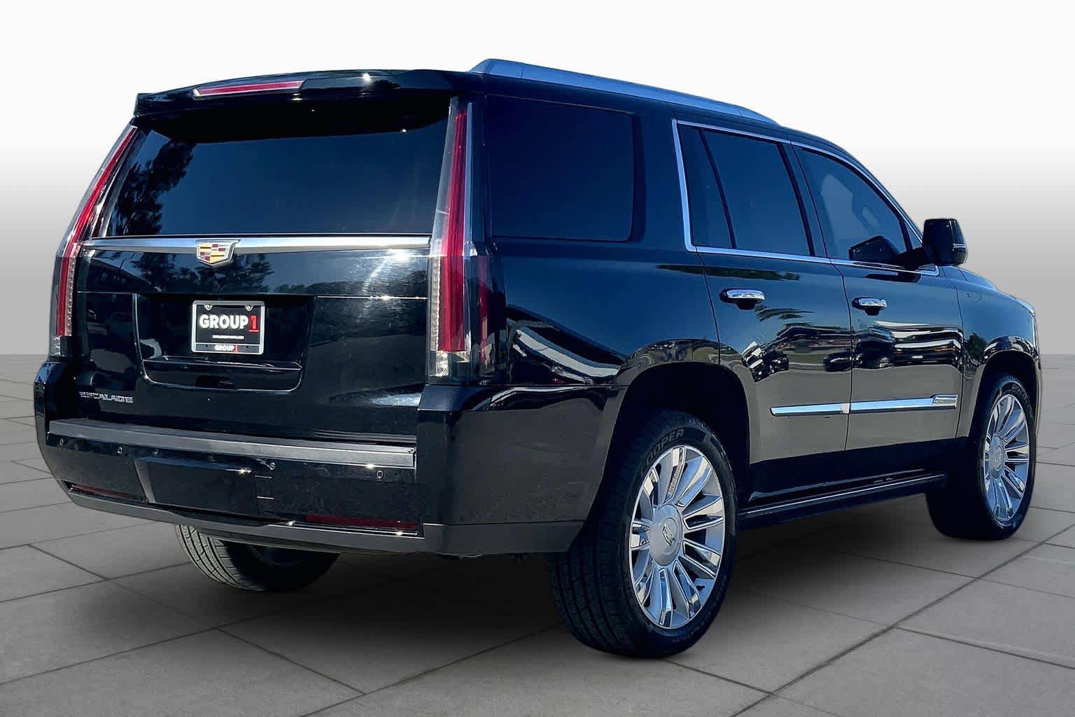 Used 2016 Cadillac Escalade Platinum AWD/4WD image 13