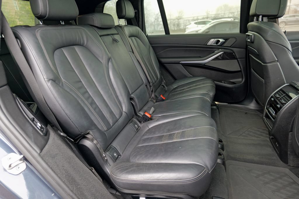 Used 2021 BMW X7 xDrive40i w/ M Sport Package AWD/4WD image 35