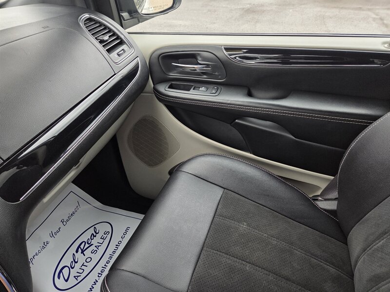 Used 2019 Dodge Grand Caravan SXT FWD image 21