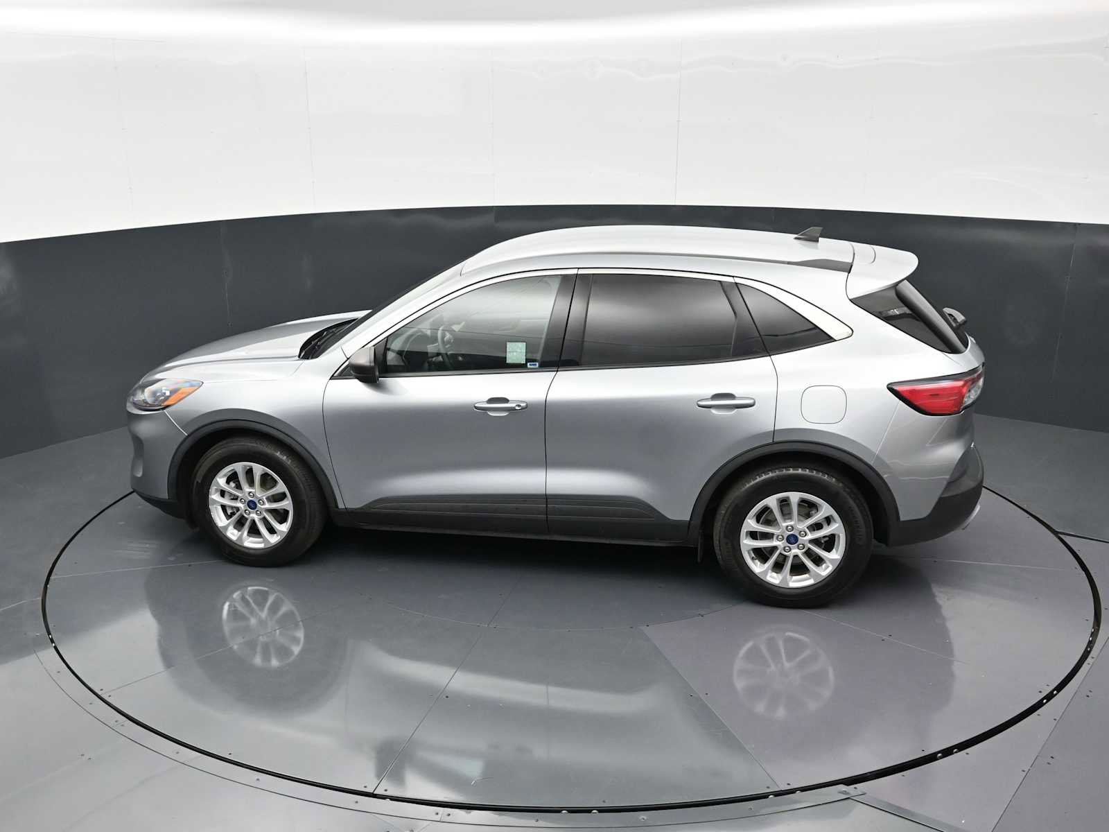 Used 2022 Ford Escape SE w/ Convenience Package FWD image 24