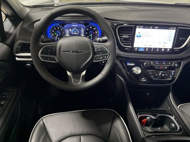 New 2026 Chrysler Pacifica Limited FWD image 15