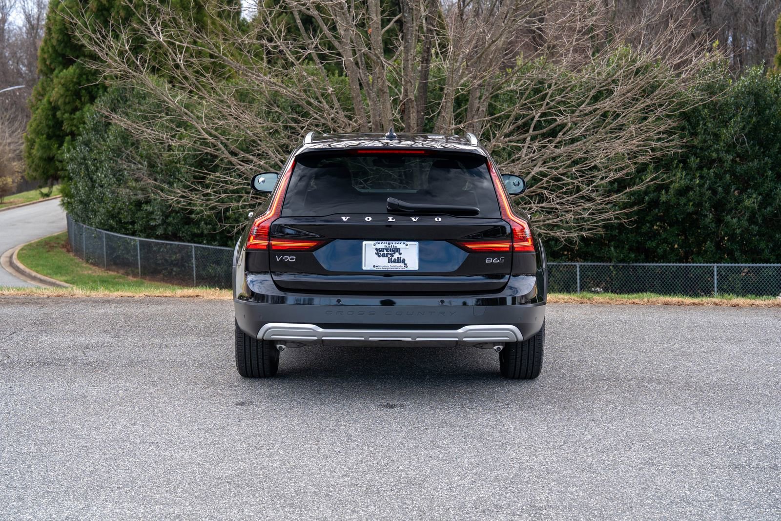 Used 2023 Volvo V90 B6 Cross Country Plus image 6