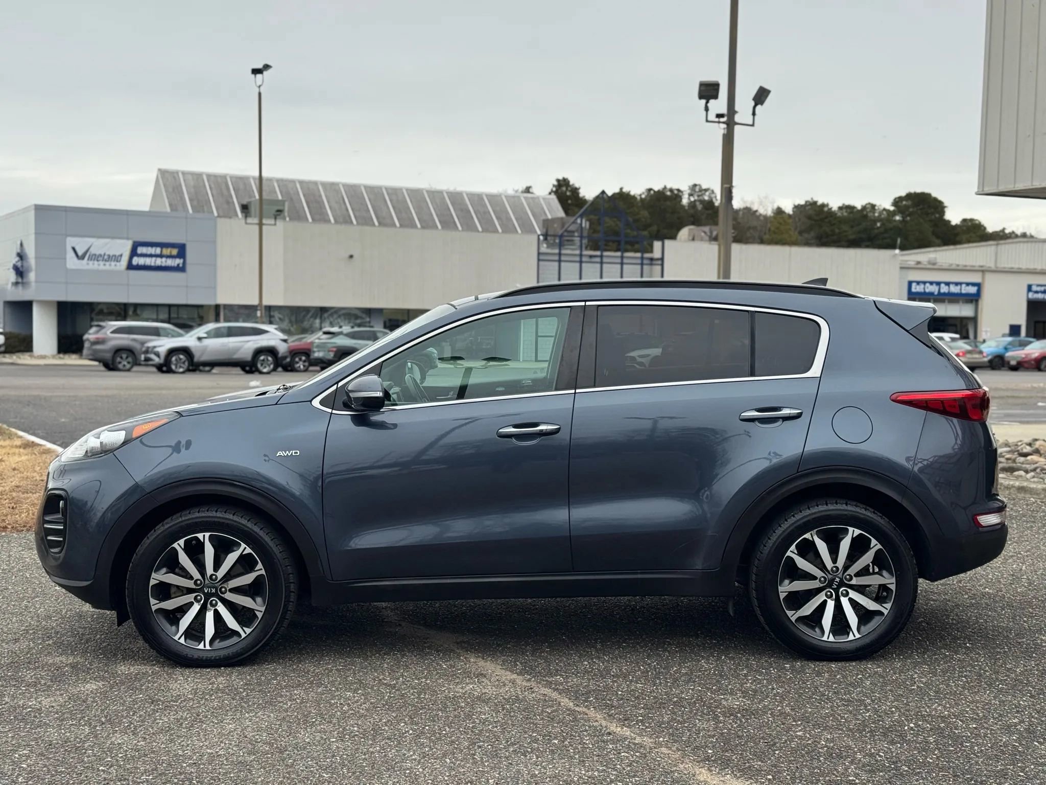 Used 2018 Kia Sportage EX w/ EX Premium Package image 2