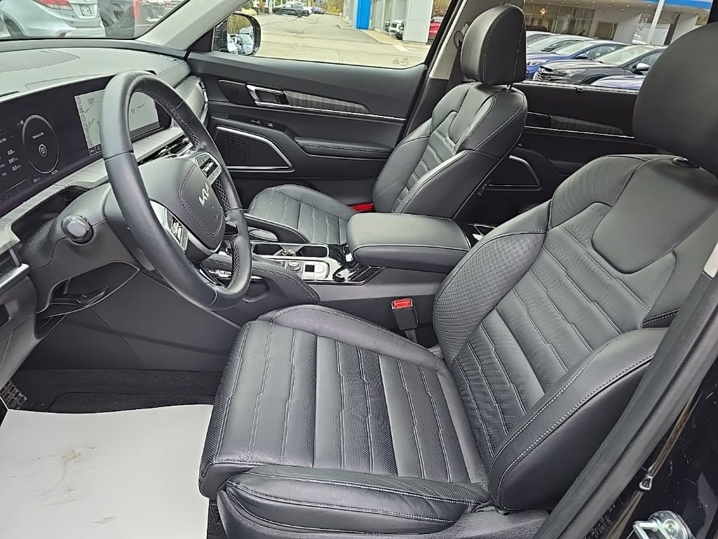 Used 2024 Kia Telluride SX Prestige w/ Towing Package image 9