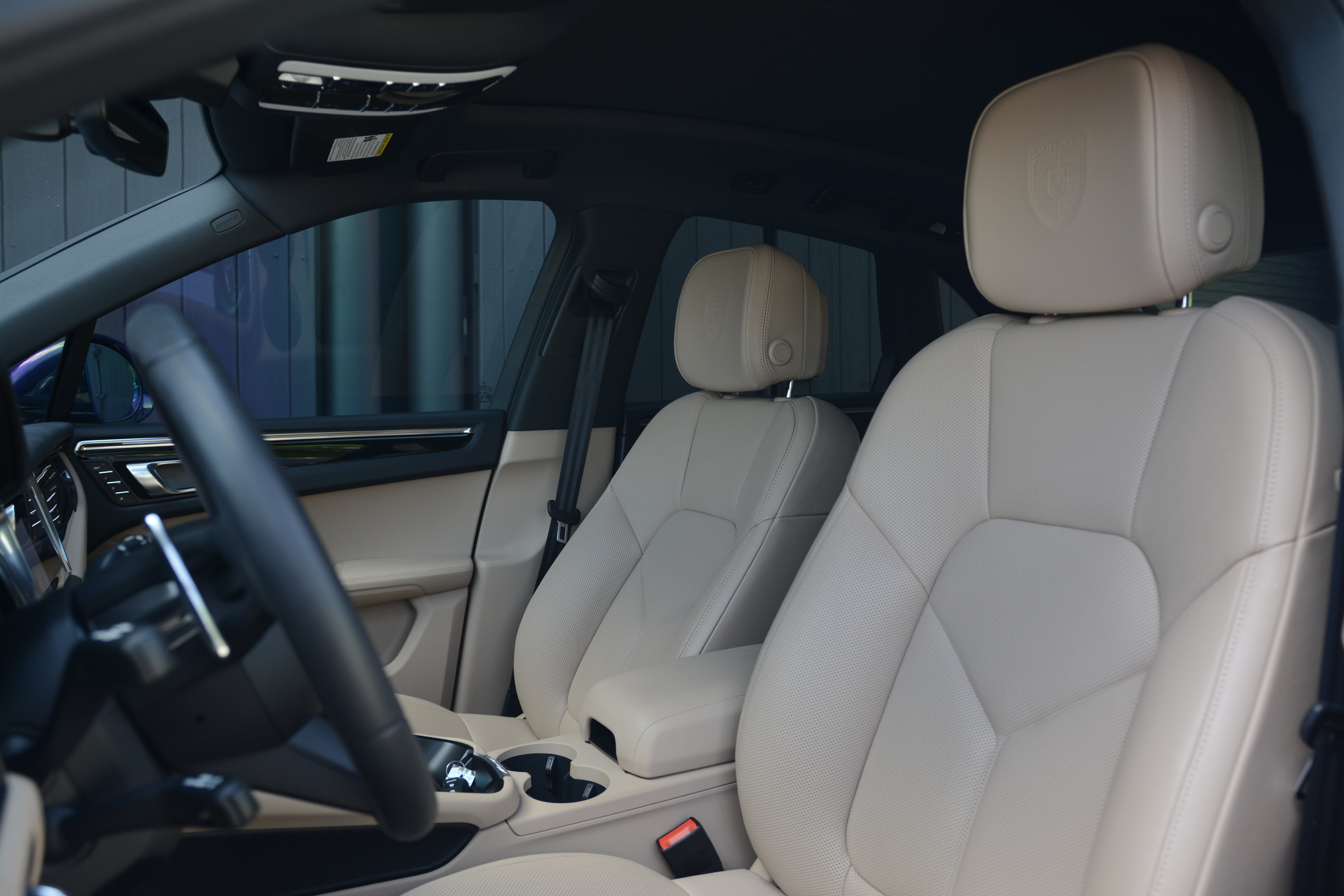 Certified 2026 Porsche Macan AWD/4WD image 17