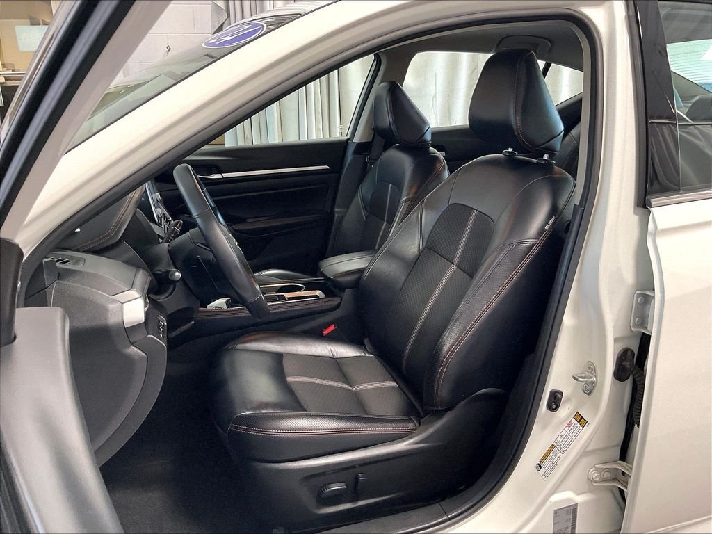 Used 2024 Nissan Altima 2.5 SR FWD image 10