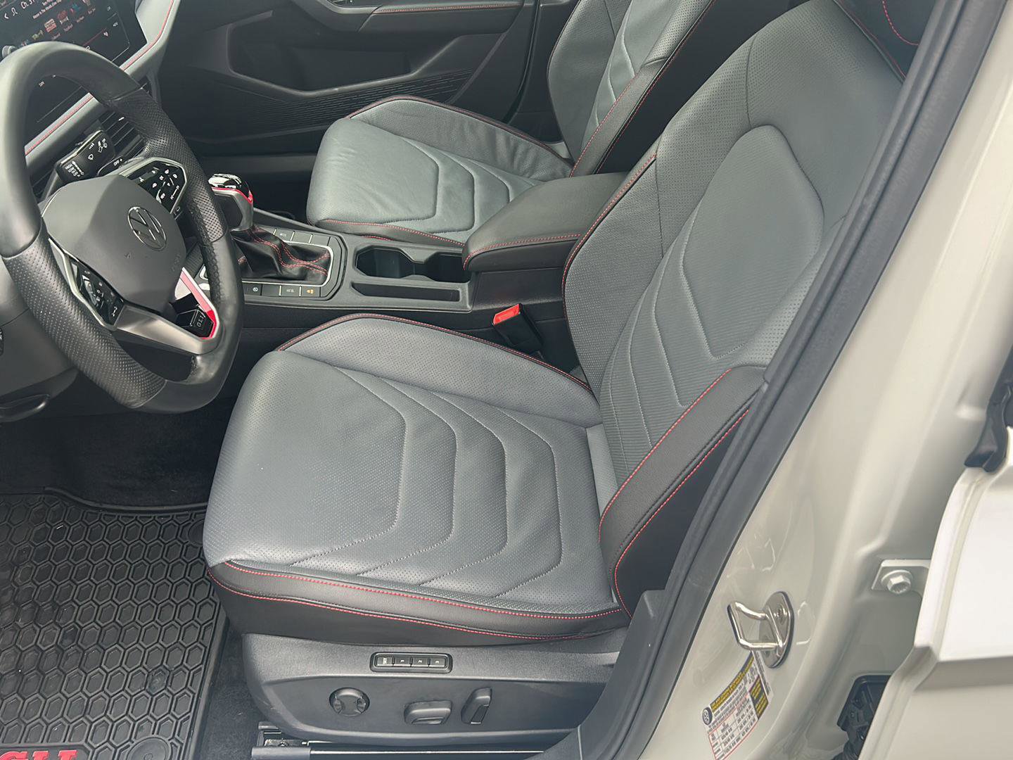 Used 2025 Volkswagen Jetta GLI Autobahn image 7