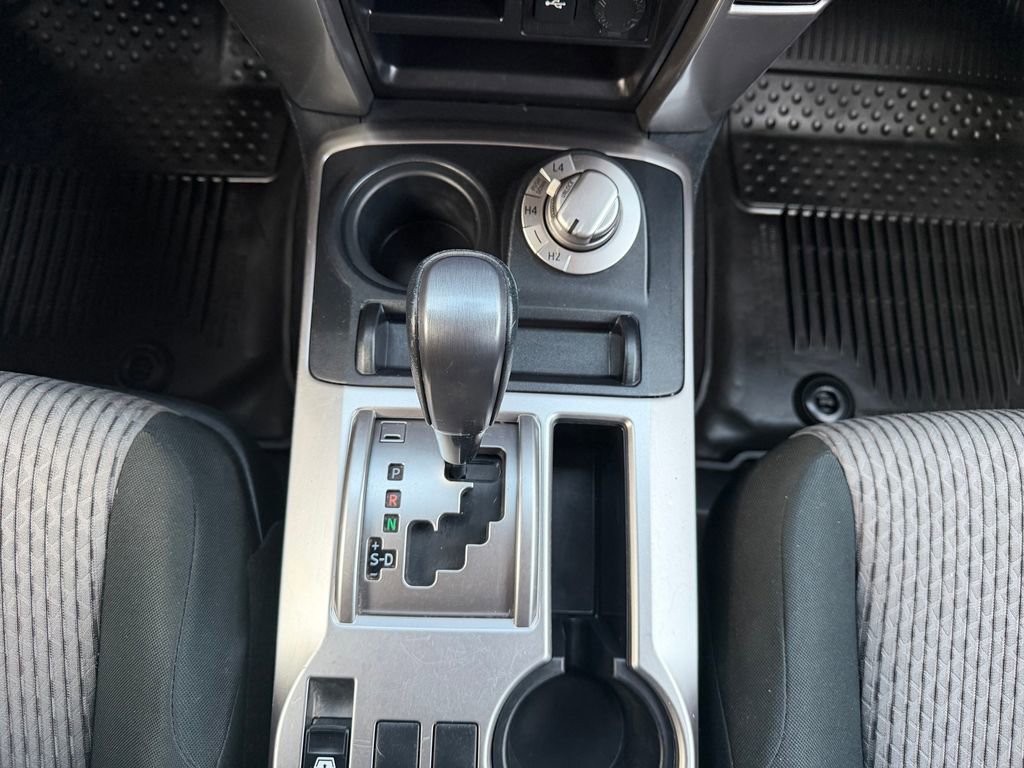 Used 2020 Toyota 4Runner SR5 AWD/4WD image 21