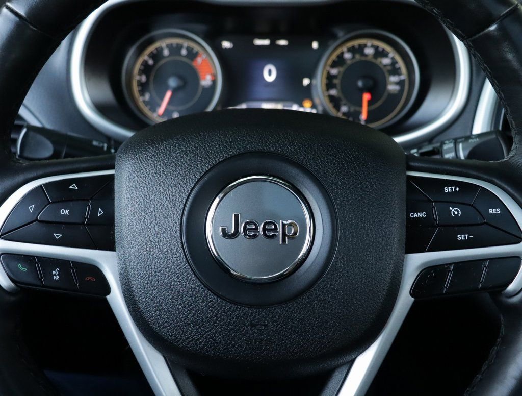 Used 2018 Jeep Cherokee Trailhawk w/ Comfort/Convenience Group image 11