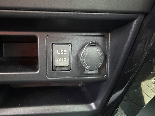 Used 2018 Toyota 4Runner TRD Off-Road AWD/4WD image 21
